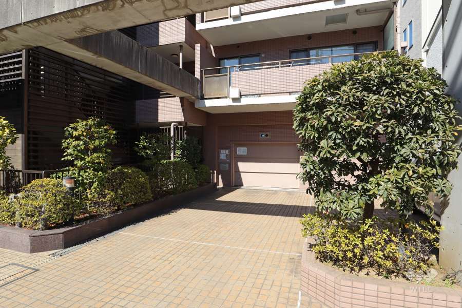 敷地内駐車場（屋内機械式）