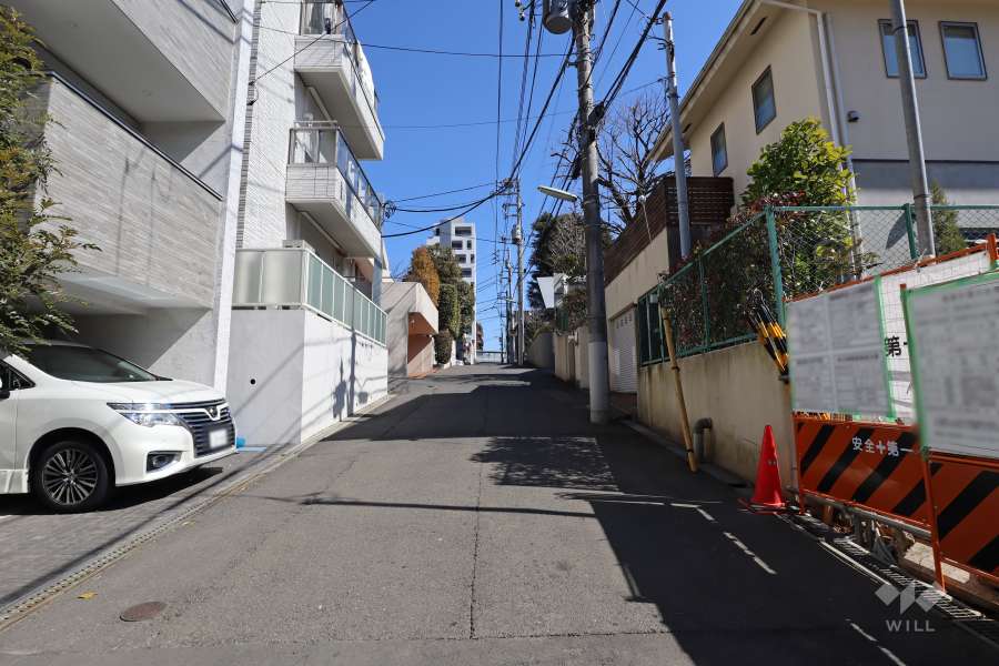 敷地南東側の前面道路