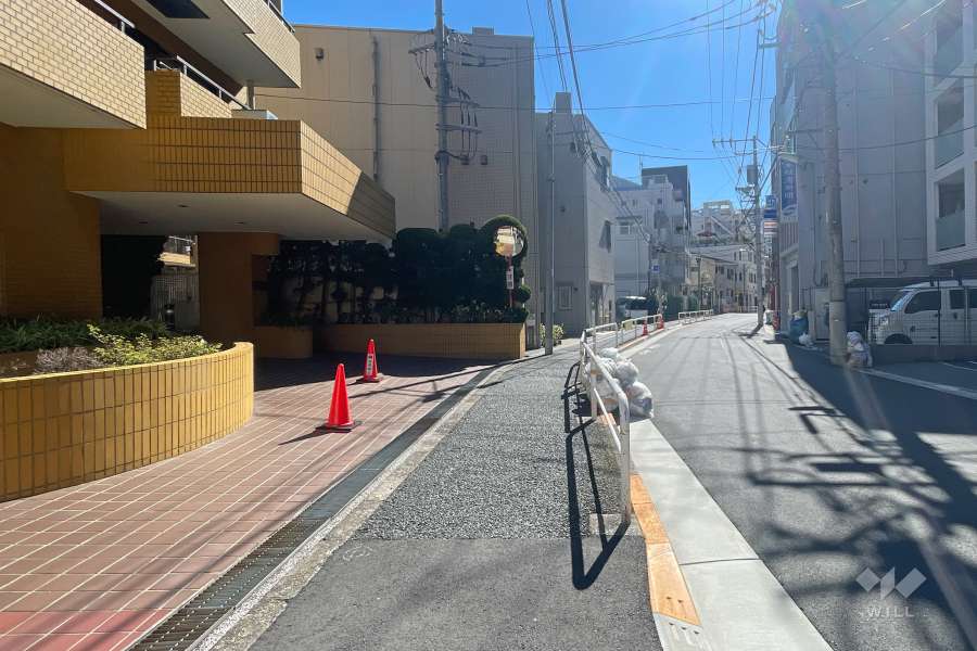 敷地南西側の前面道路
