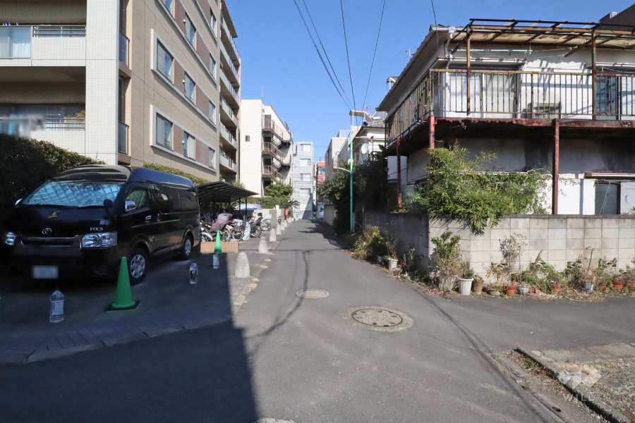 敷地東側の前面道路　　