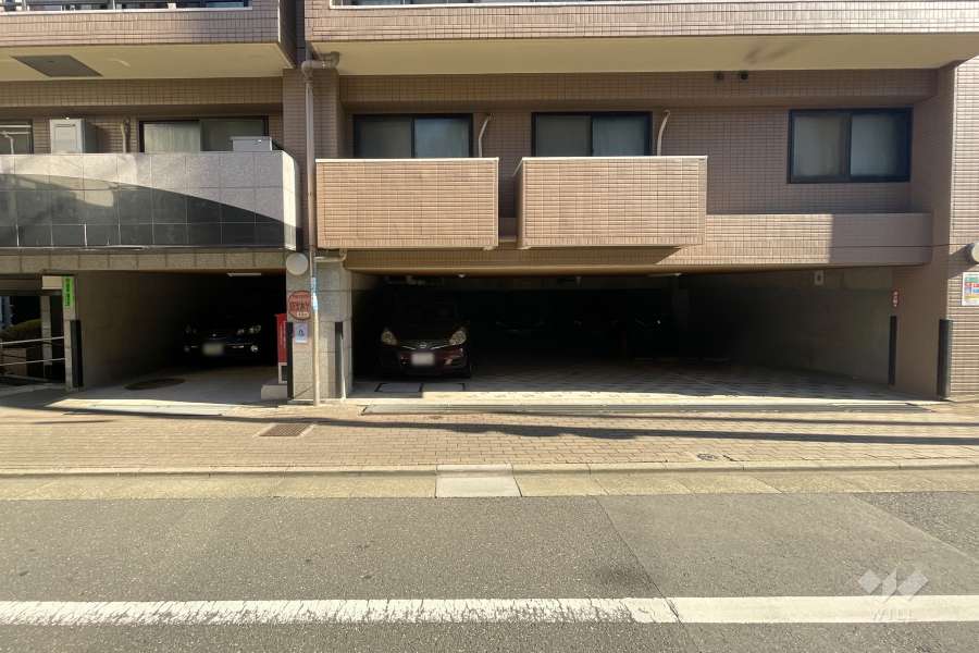 敷地内駐車場（屋内平面式）
