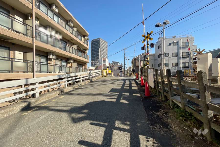 敷地南側の前面道路