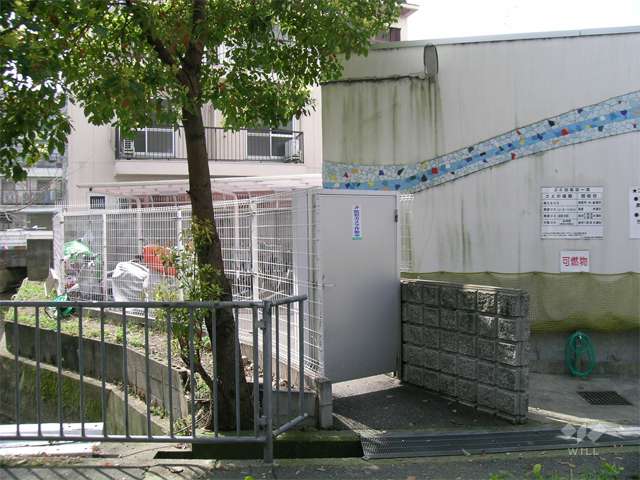 敷地の東部分にある駐輪場