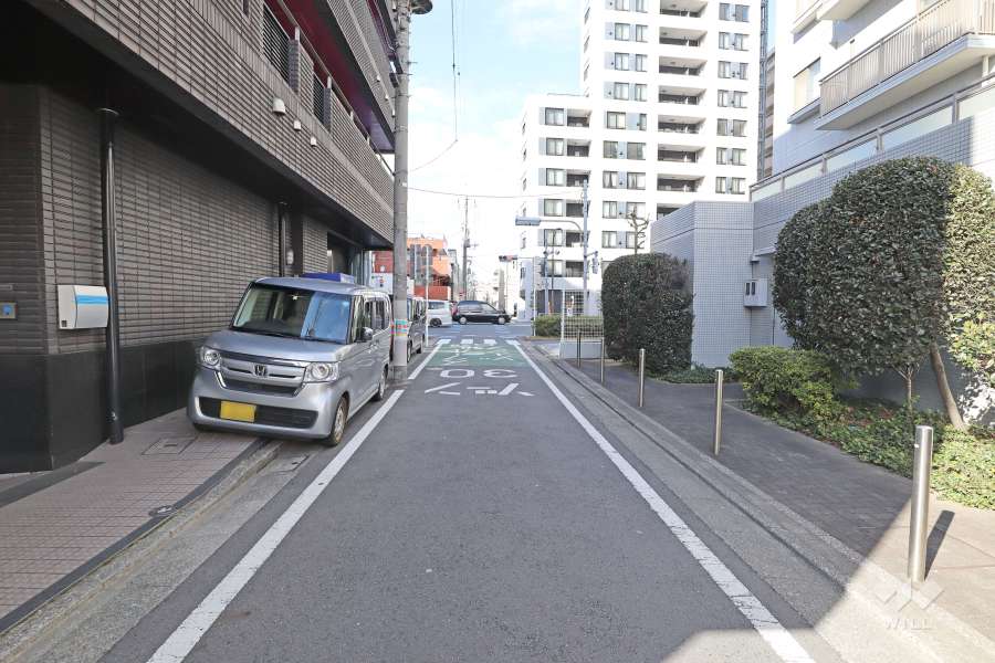 敷地南側の前面道路