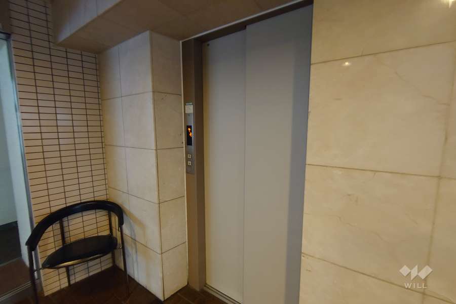 共用のエレベーター