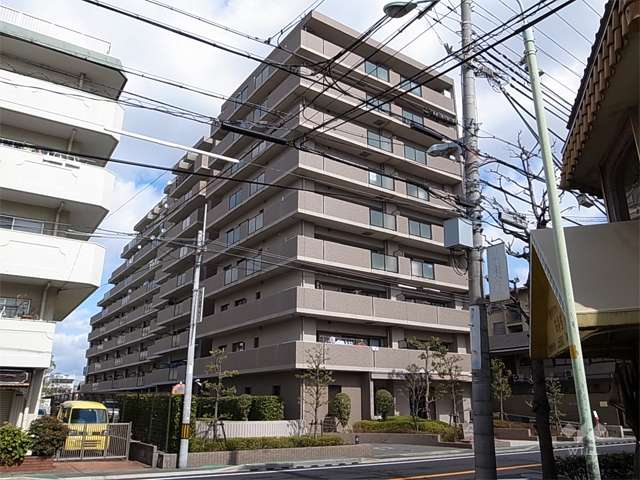 クレアーレ塚口の外観（南西側から）