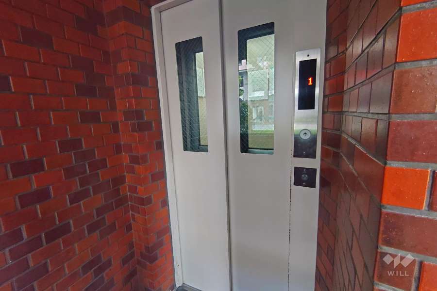 共用のエレベーター