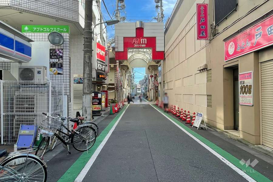 敷地南東側の前面道路