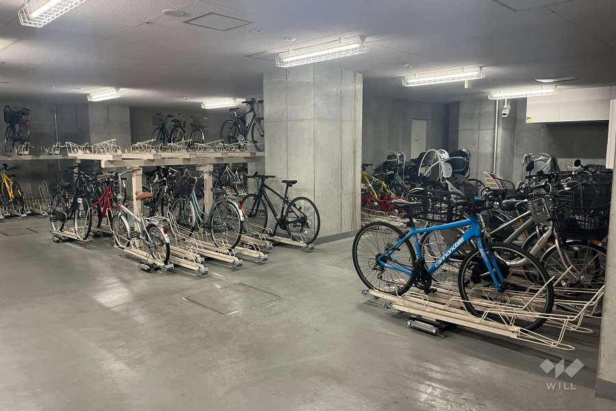 屋内に設けられた駐輪場