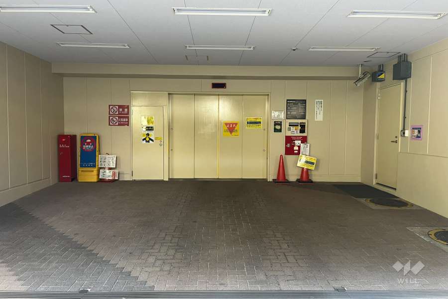 敷地内駐車場（タワー式）