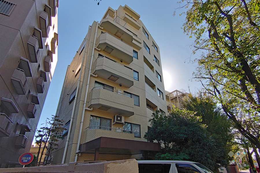 マートルコート目黒不動の外観（北東側から）