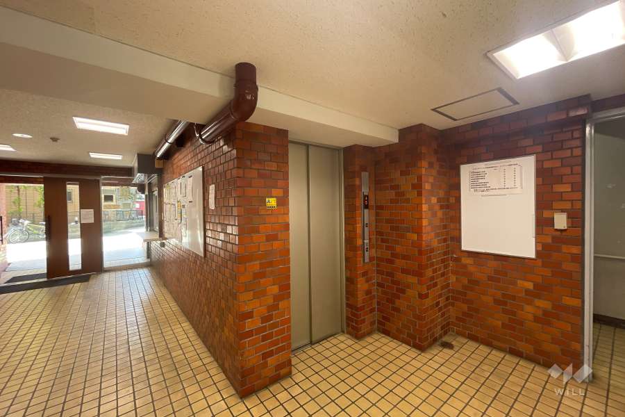 共用のエレベーター