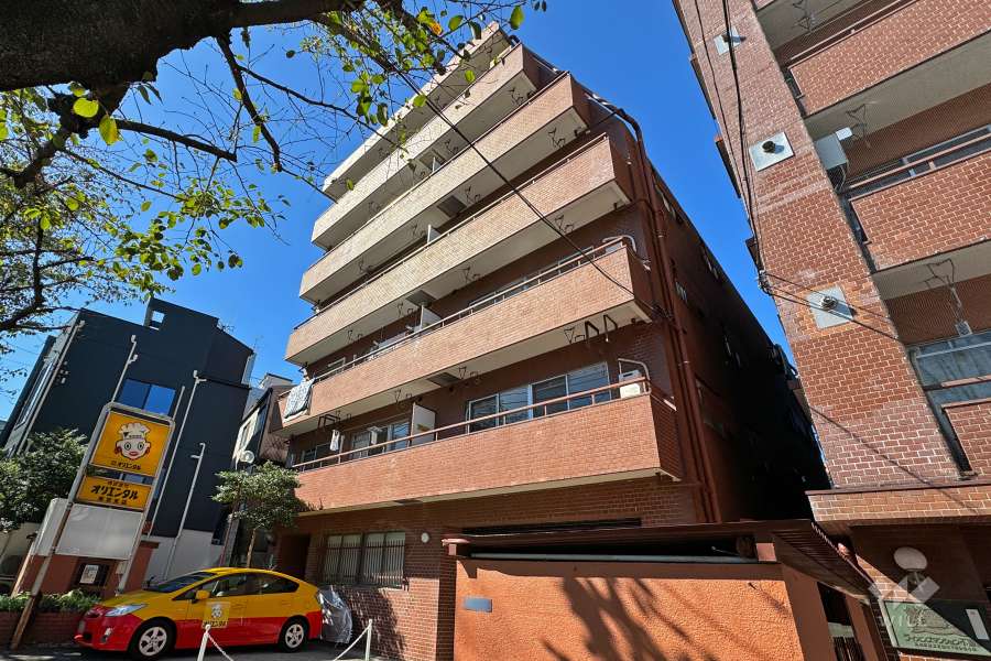 ライオンズマンション不動前第2の外観（南東側から）