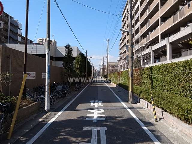 敷地南側の前面道路