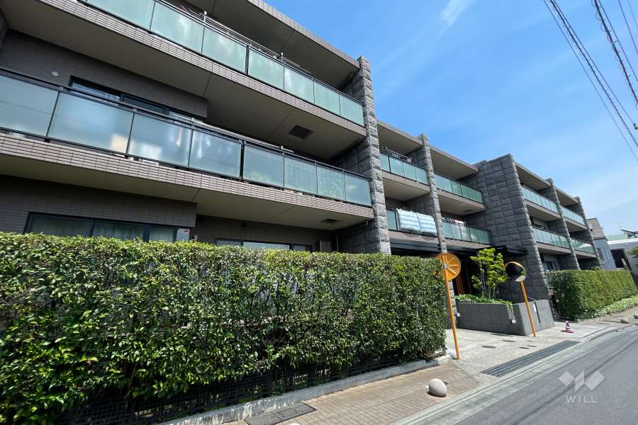 アデニウム大森山王の外観（南西側から）