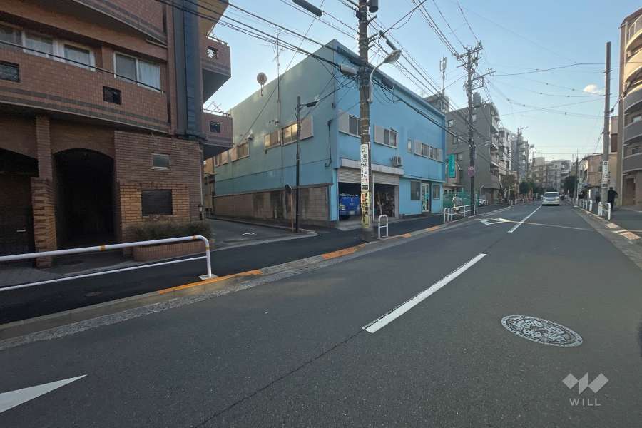 敷地北側の前面道路