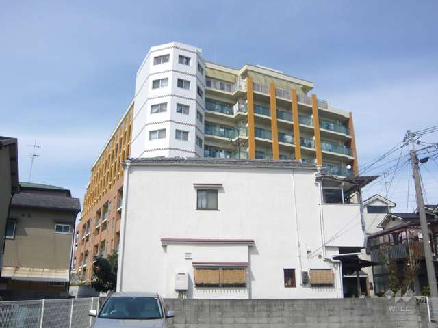 パレ武庫川プルミエール5の外観（南から）