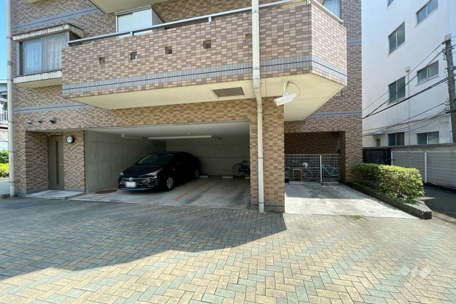 敷地内駐車場（屋内平面式）