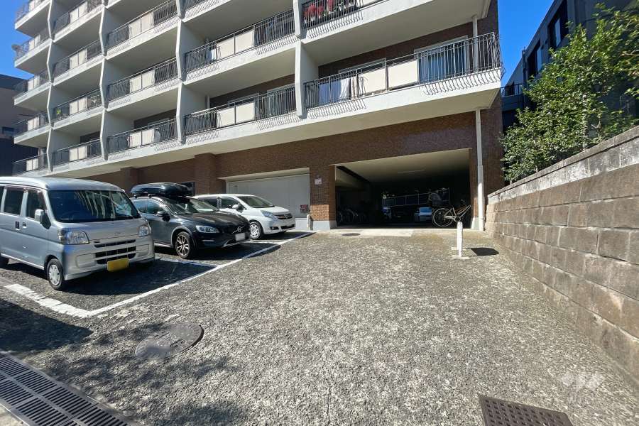 敷地内駐車場（屋外平面式）