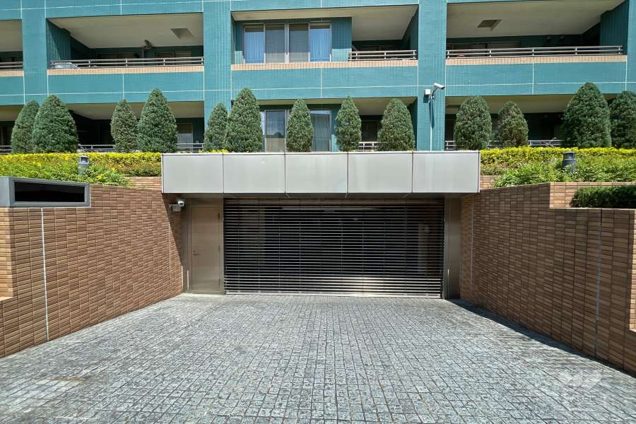 駐車場出入口（リングシャッター付き）