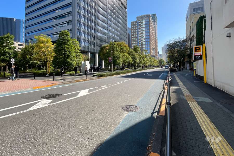 敷地東側の前面道路　