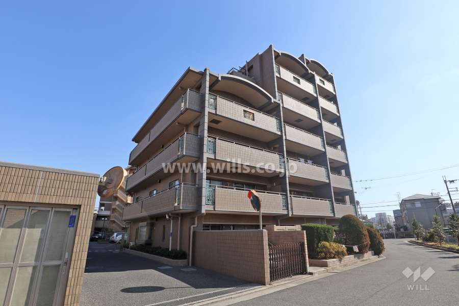 ロイヤルアーク武庫之荘の外観（北西側から）