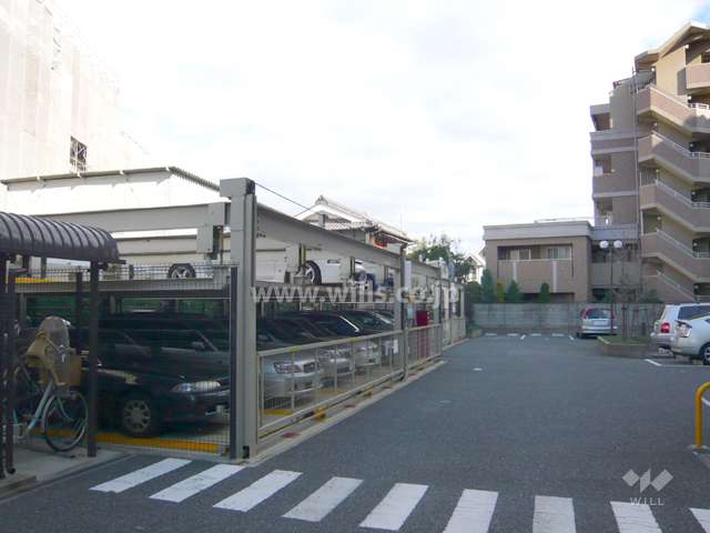 敷地内駐車場（機械式と平面があります）