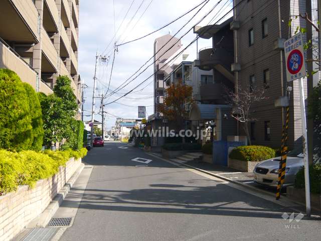 敷地南側の前面道路