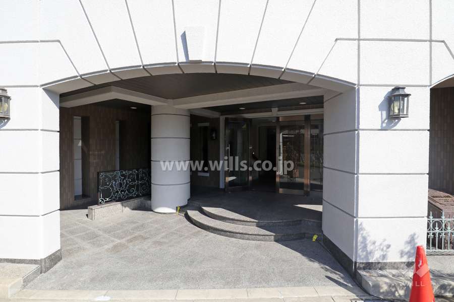 ロイヤルアーク武庫之荘のエントランス