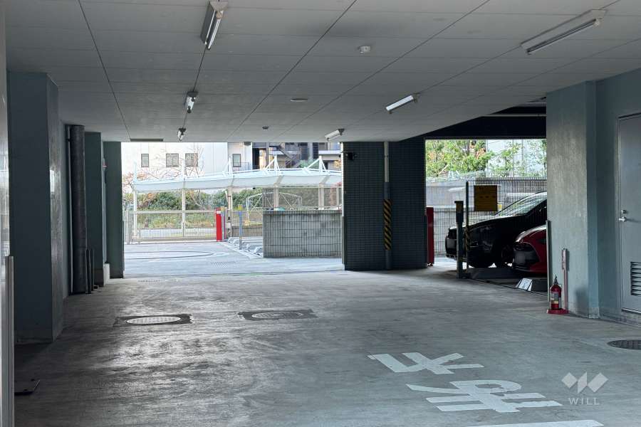 敷地内駐車場（屋内機械式）
