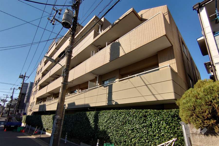 ラフォルム不動前の外観（南側から）