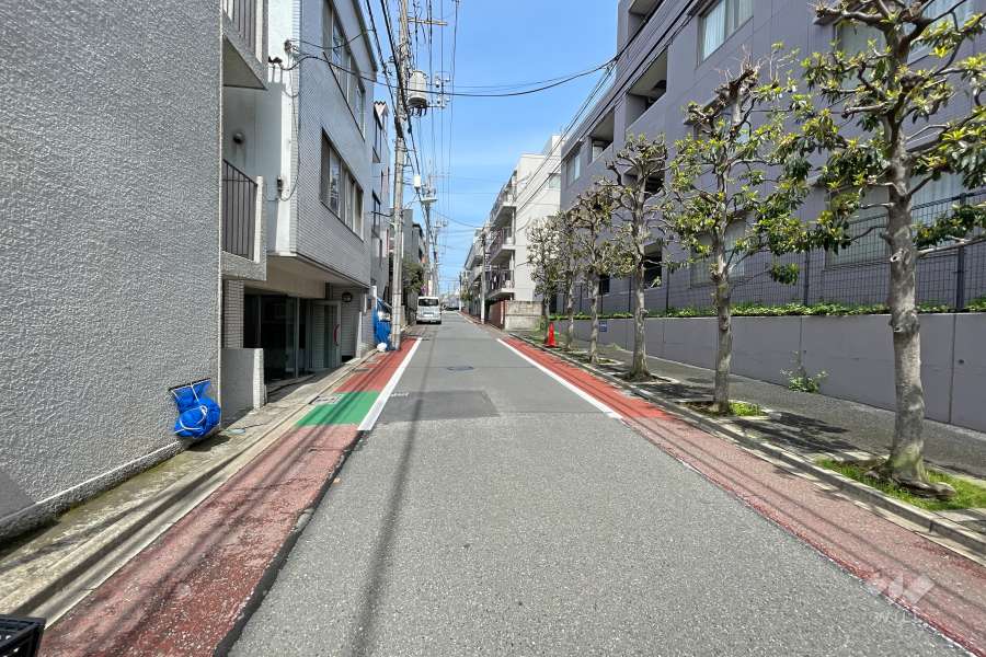 敷地南西側の前面道路