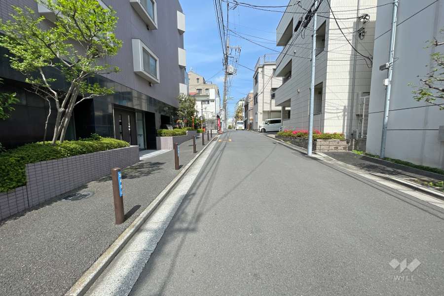 敷地北東側の前面道路