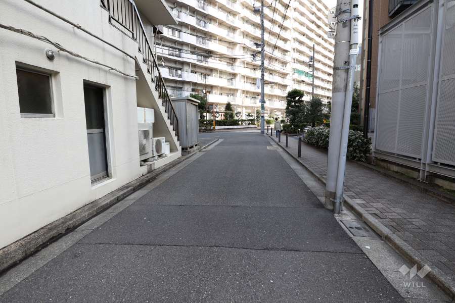 敷地北側の前面道路