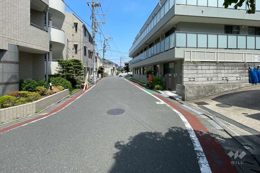 敷地北西側の前面道路