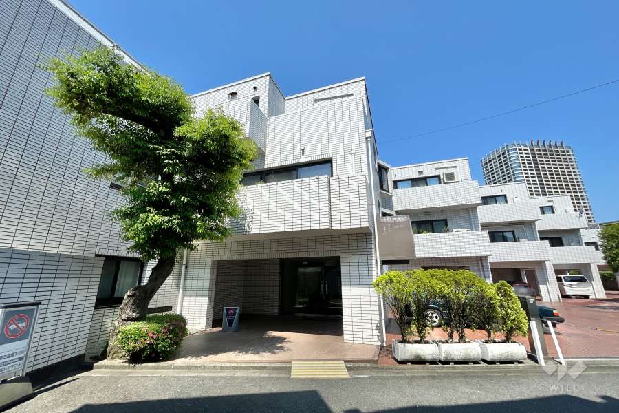 秀和御殿山レジデンスの外観（南東側から）