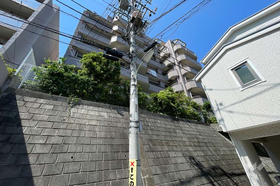 朝日マンション御殿山の外観（南西側から）