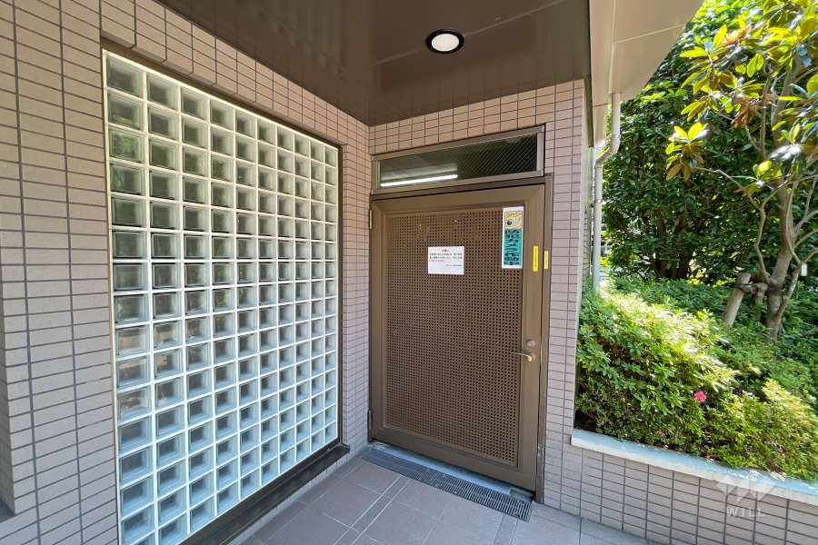 駐輪場の出入り口（オートロック付き）