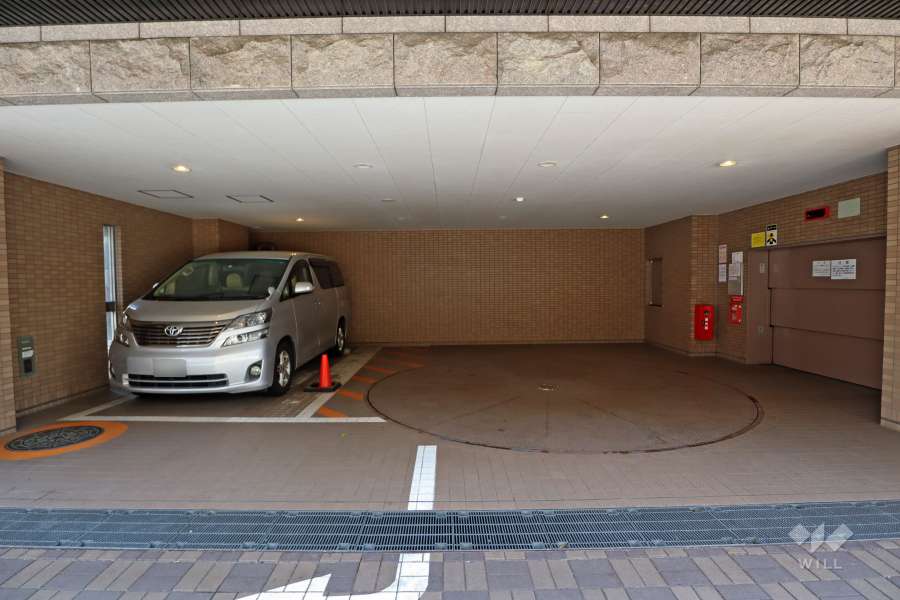 敷地内駐車場（屋内平面式)