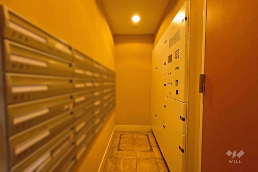 共用ポストと宅配ボックス