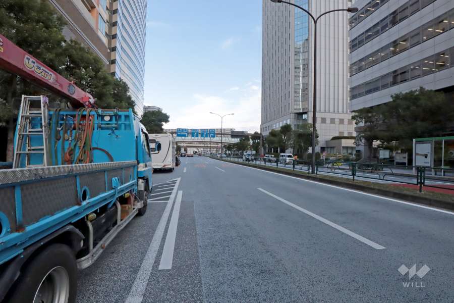 敷地南側の前面道路