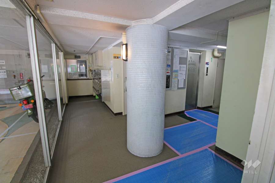 エントランス内