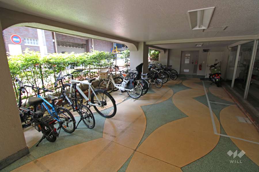 屋内に設けられた駐輪場