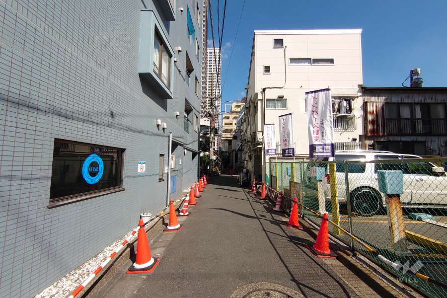 敷地南東側の前面道路