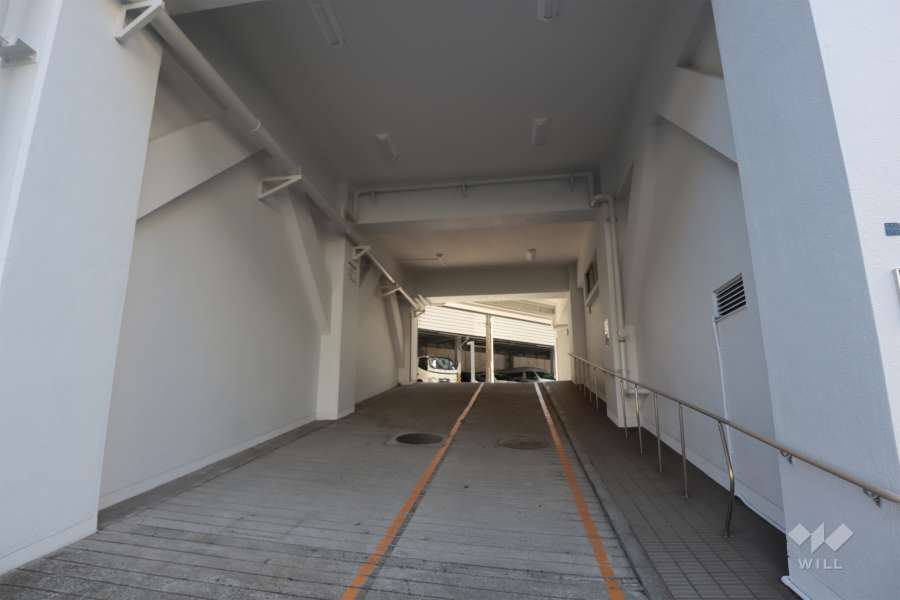 駐車場の出入り口　