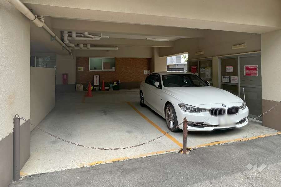 敷地内駐車場（屋内平面式）