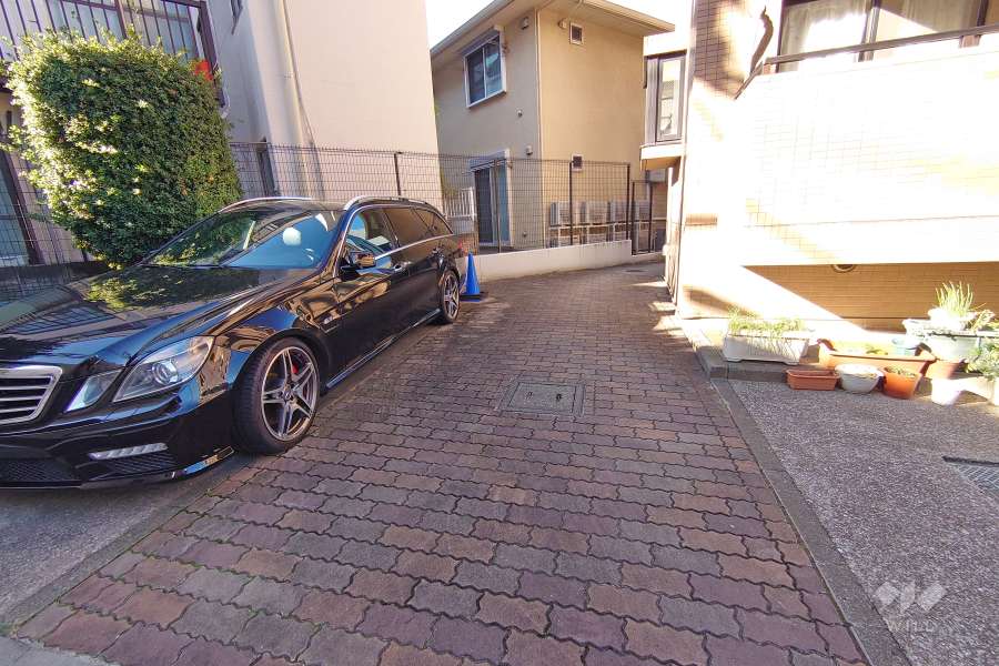 敷地内駐車場（屋外平面式）