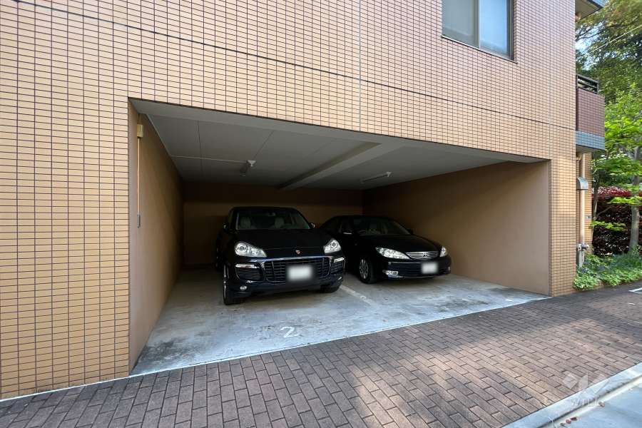敷地内駐車場（屋内平面式）