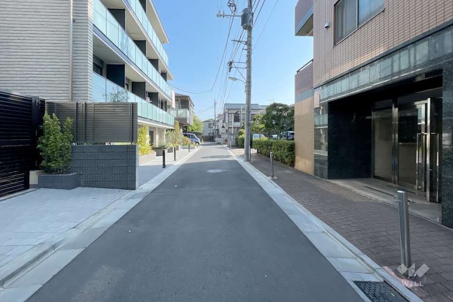 敷地北西側の前面道路