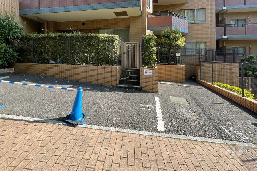 敷地内駐車場（屋外平面式）